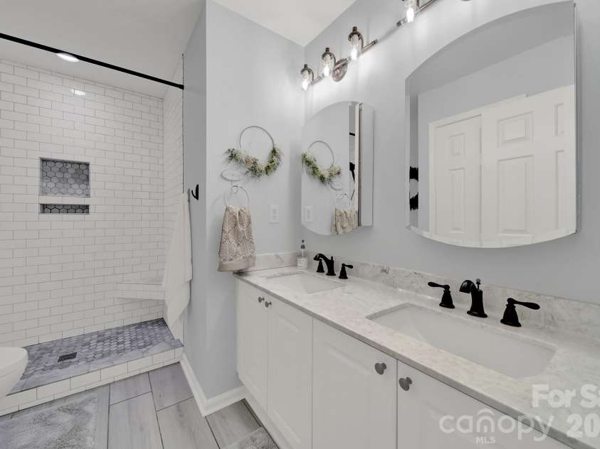 117 Doby Creek Court, Fort Mill, SC 29715.  MLS# CAR4434295, YatesRealty ID 58213. 