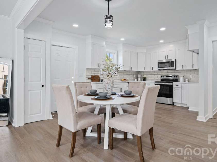 604 Oak Street, Mooresville, NC 28115.  MLS# CAR4434539, YatesRealty ID 58214. 