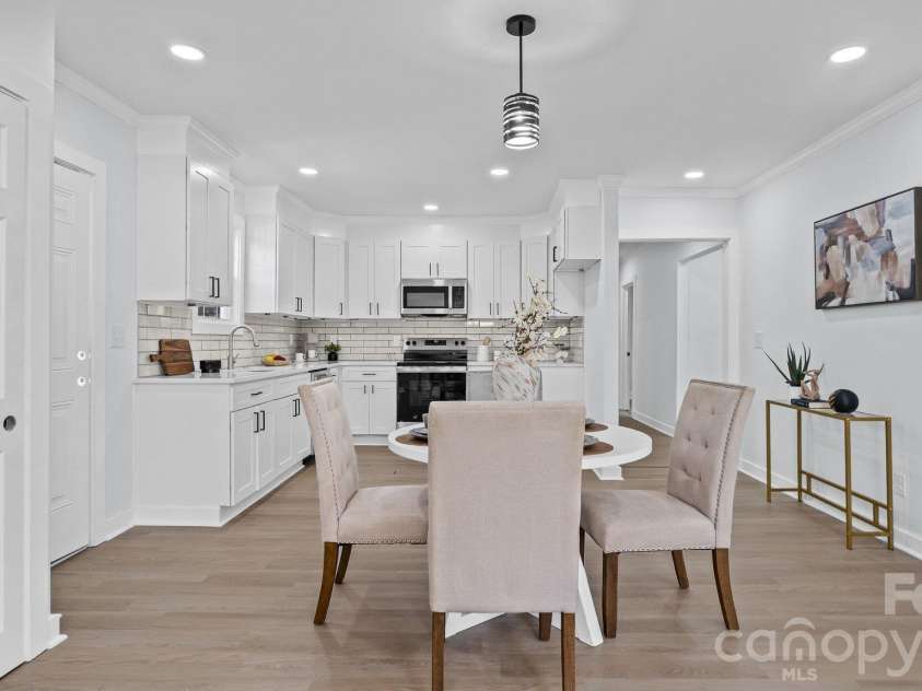 604 Oak Street, Mooresville, NC 28115.  MLS# CAR4434539, YatesRealty ID 58214. 