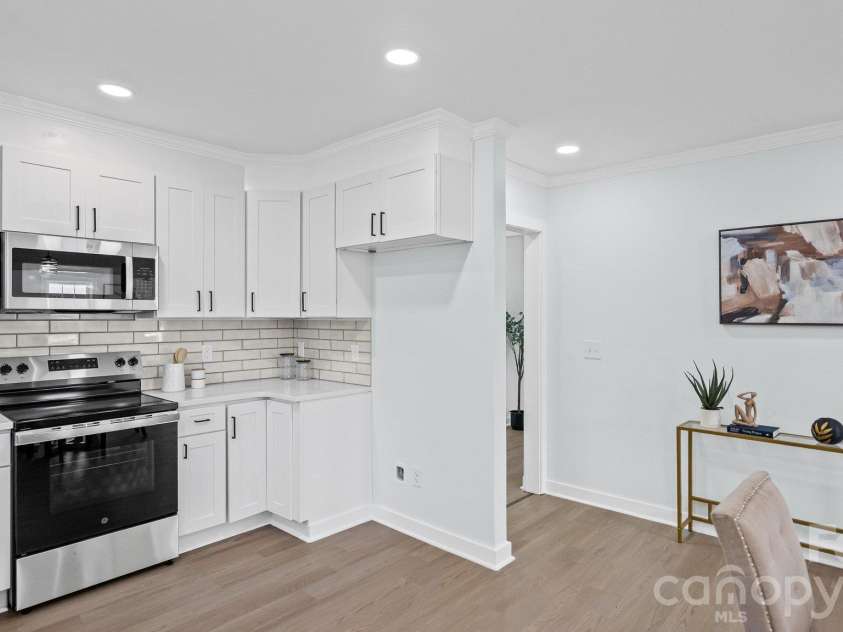 604 Oak Street, Mooresville, NC 28115.  MLS# CAR4434539, YatesRealty ID 58214. 