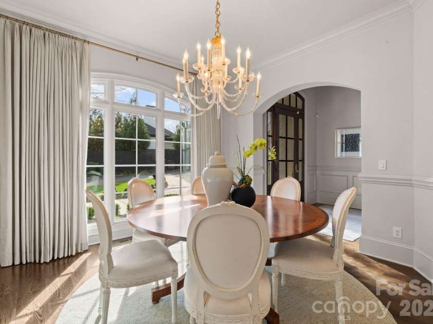 2043 Sharon Lane, Charlotte, NC 28211.  MLS# CAR4357556, YatesRealty ID 5822. Dining Room 