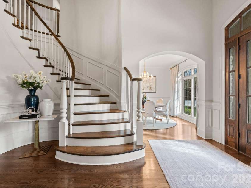 2043 Sharon Lane, Charlotte, NC 28211.  MLS# CAR4357556, YatesRealty ID 5822. Foyer 