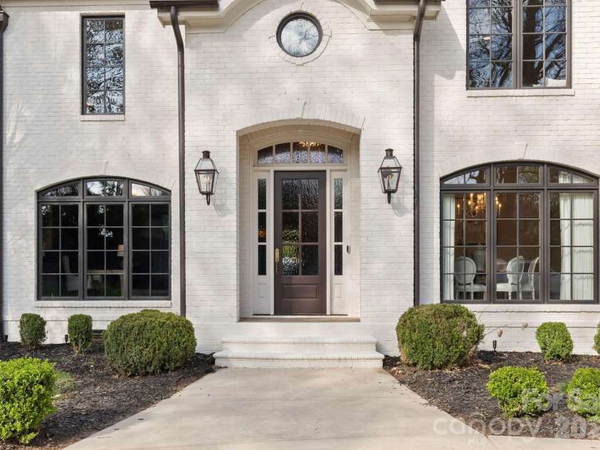 2043 Sharon Lane, Charlotte, NC 28211.  MLS# CAR4357556, YatesRealty ID 5822. Front Entry 