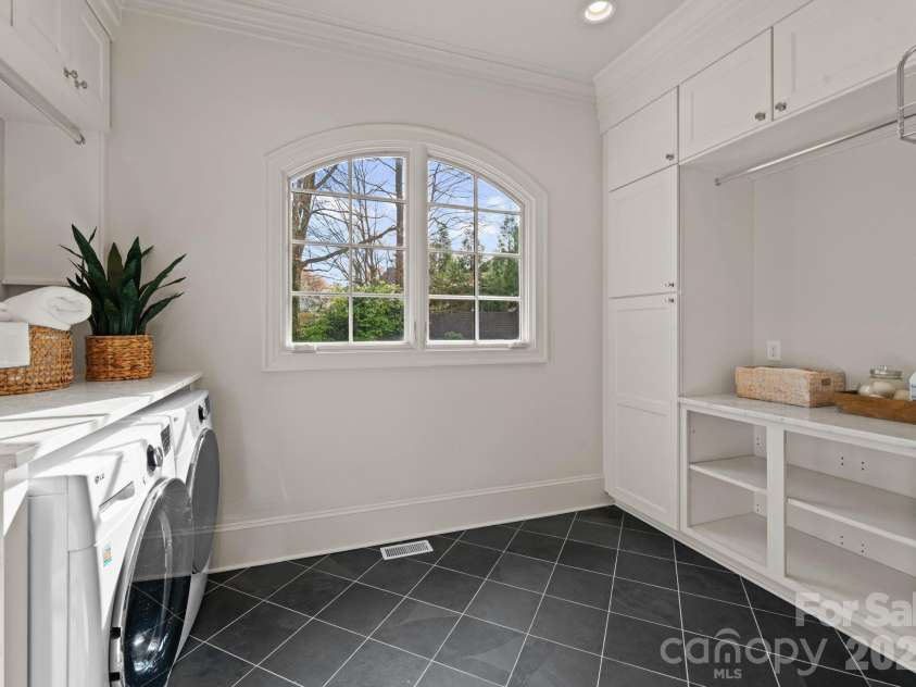 2043 Sharon Lane, Charlotte, NC 28211.  MLS# CAR4357556, YatesRealty ID 5822. Laundry Room 