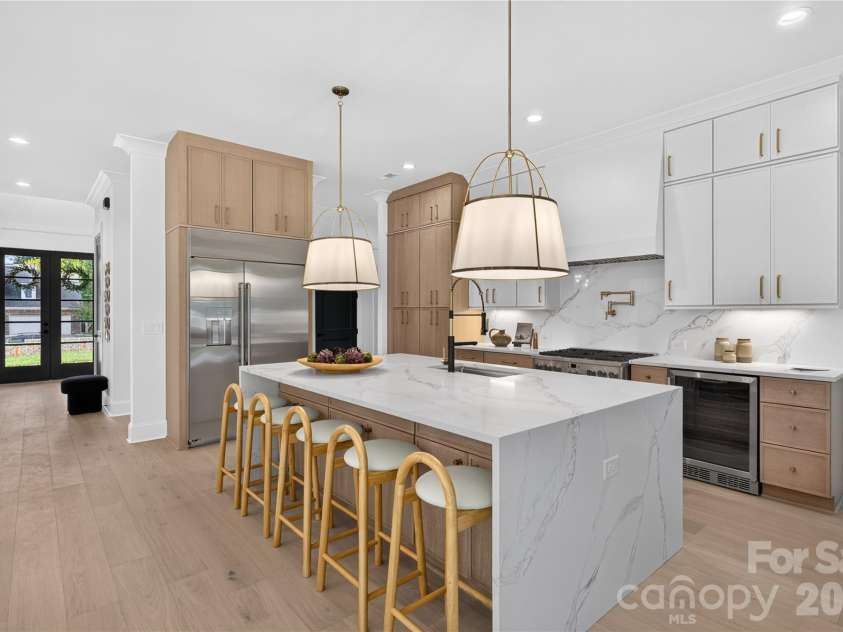 215 Smithfield Drive, Charlotte, NC 28270.  MLS# CAR4435405, YatesRealty ID 58221. 