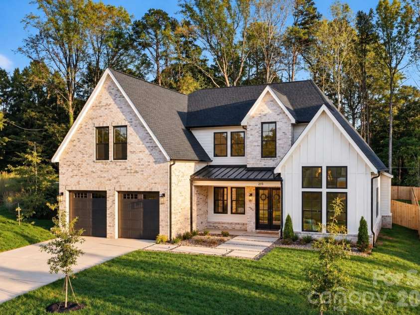 215 Smithfield Drive, Charlotte, NC 28270.  MLS# CAR4435405, YatesRealty ID 58221. 