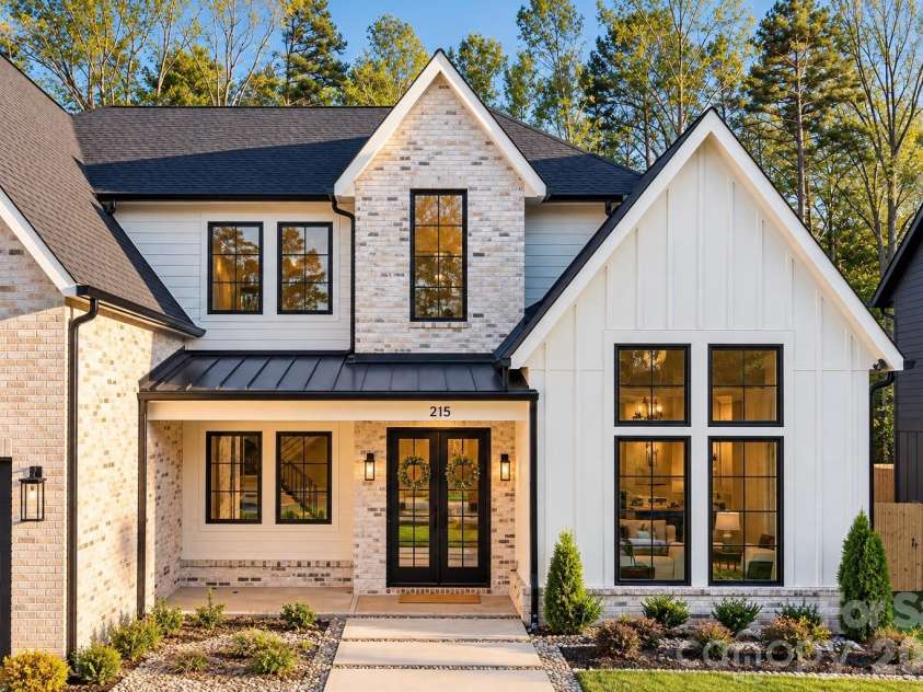 215 Smithfield Drive, Charlotte, NC 28270.  MLS# CAR4435405, YatesRealty ID 58221. 