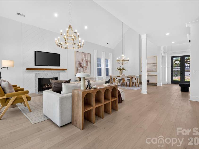 215 Smithfield Drive, Charlotte, NC 28270.  MLS# CAR4435405, YatesRealty ID 58221. 