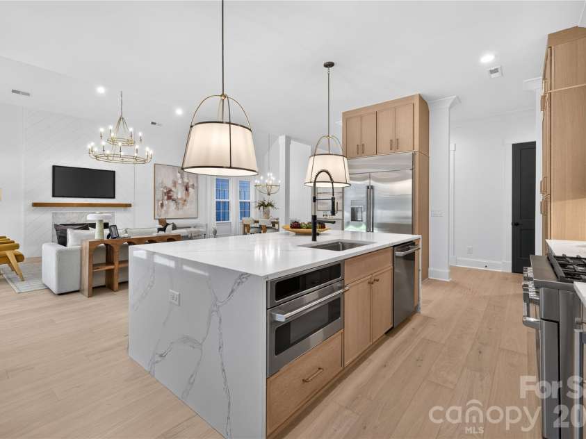 215 Smithfield Drive, Charlotte, NC 28270.  MLS# CAR4435405, YatesRealty ID 58221. 