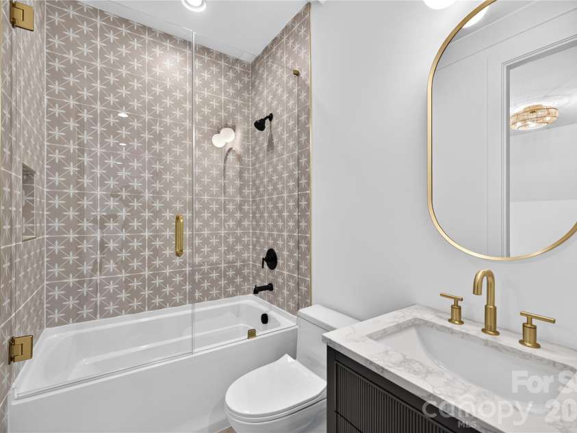 215 Smithfield Drive, Charlotte, NC 28270.  MLS# CAR4435405, YatesRealty ID 58221. 