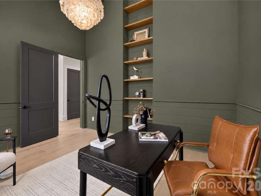215 Smithfield Drive, Charlotte, NC 28270.  MLS# CAR4435405, YatesRealty ID 58221. 