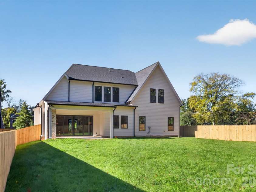 215 Smithfield Drive, Charlotte, NC 28270.  MLS# CAR4435405, YatesRealty ID 58221. 
