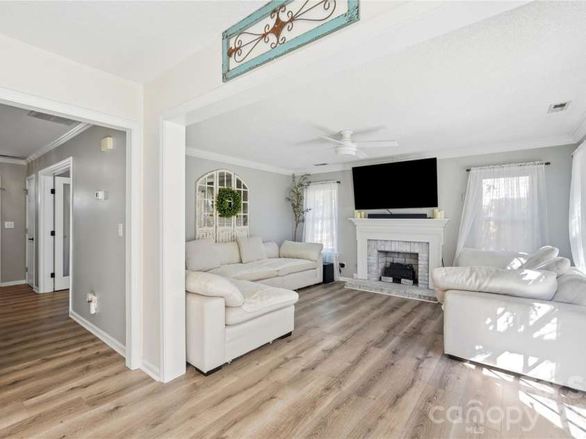 107 White Branch Court, Fort Mill, SC 29715.  MLS# CAR4434853, YatesRealty ID 58222. 