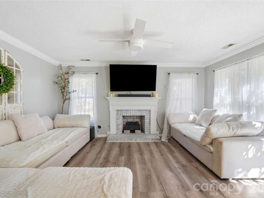 107 White Branch Court, Fort Mill, SC 29715.  MLS# CAR4434853, YatesRealty ID 58222. 