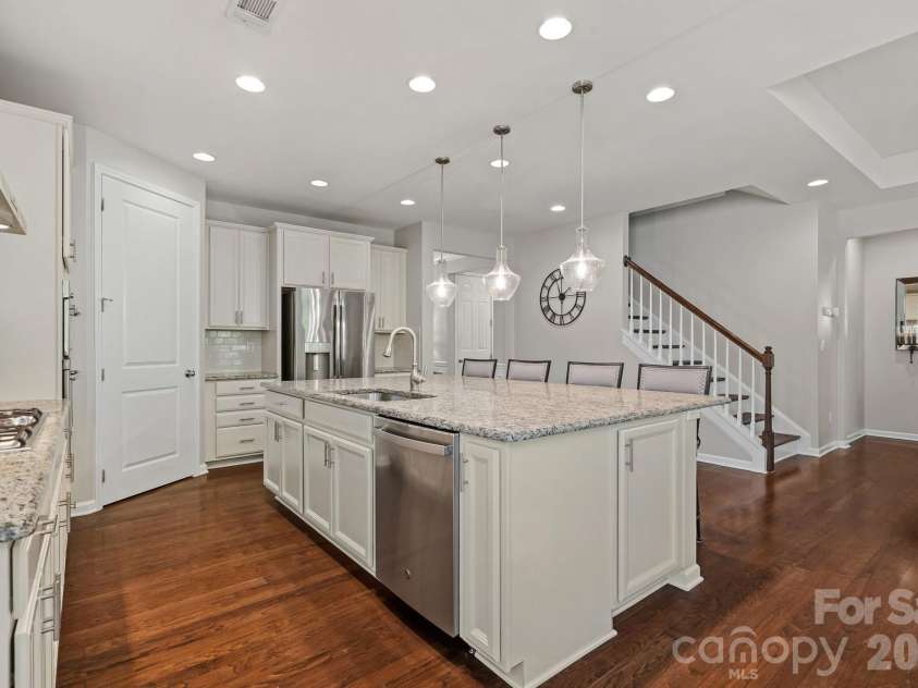 11237 Black Brant Lane, Charlotte, NC 28278.  MLS# CAR4435300, YatesRealty ID 58223. 