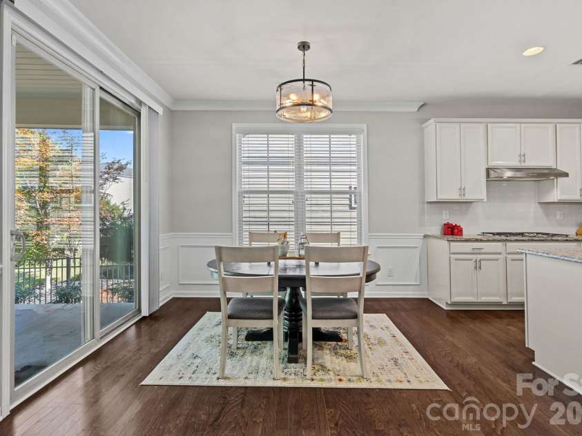 11237 Black Brant Lane, Charlotte, NC 28278.  MLS# CAR4435300, YatesRealty ID 58223. Dining area