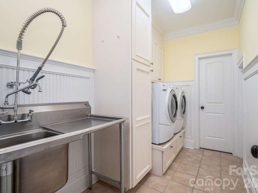 2750 Arbor Hills Drive, Lincolnton, NC 28092.  MLS# CAR4426870, YatesRealty ID 58224. Laundry Room