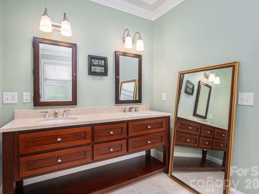 2750 Arbor Hills Drive, Lincolnton, NC 28092.  MLS# CAR4426870, YatesRealty ID 58224. Primary Bathroom
