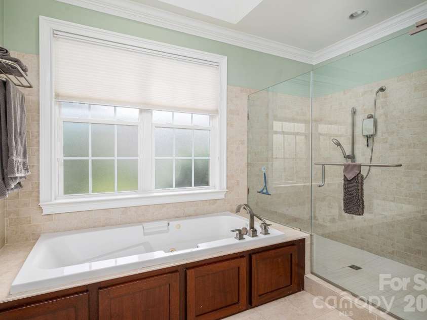 2750 Arbor Hills Drive, Lincolnton, NC 28092.  MLS# CAR4426870, YatesRealty ID 58224. Primary Bathroom