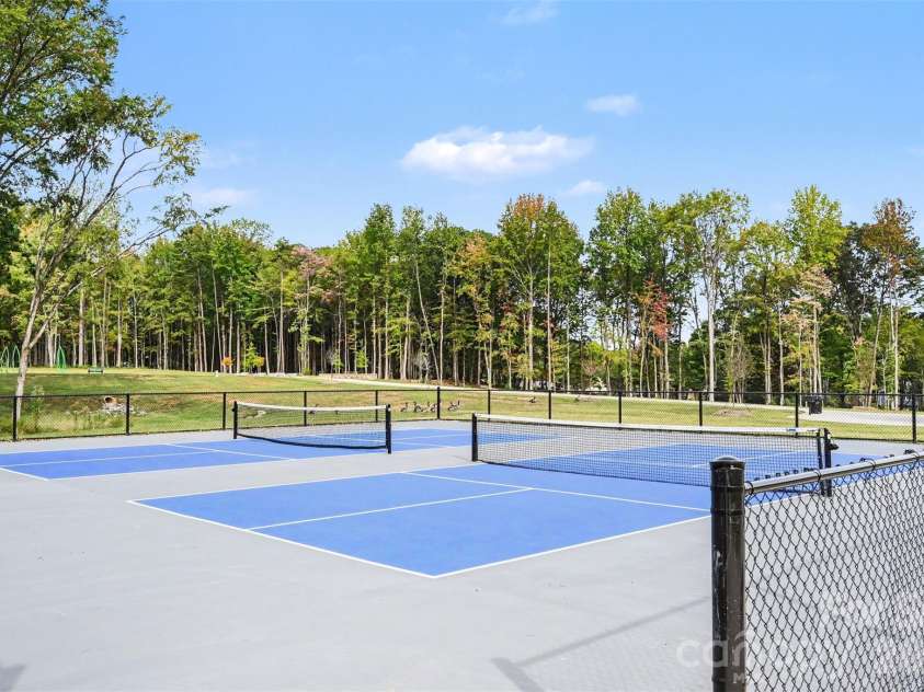 5621 Alanhurst Place, Charlotte, NC 28217.  MLS# CAR4424544, YatesRealty ID 58226. Archdale Park