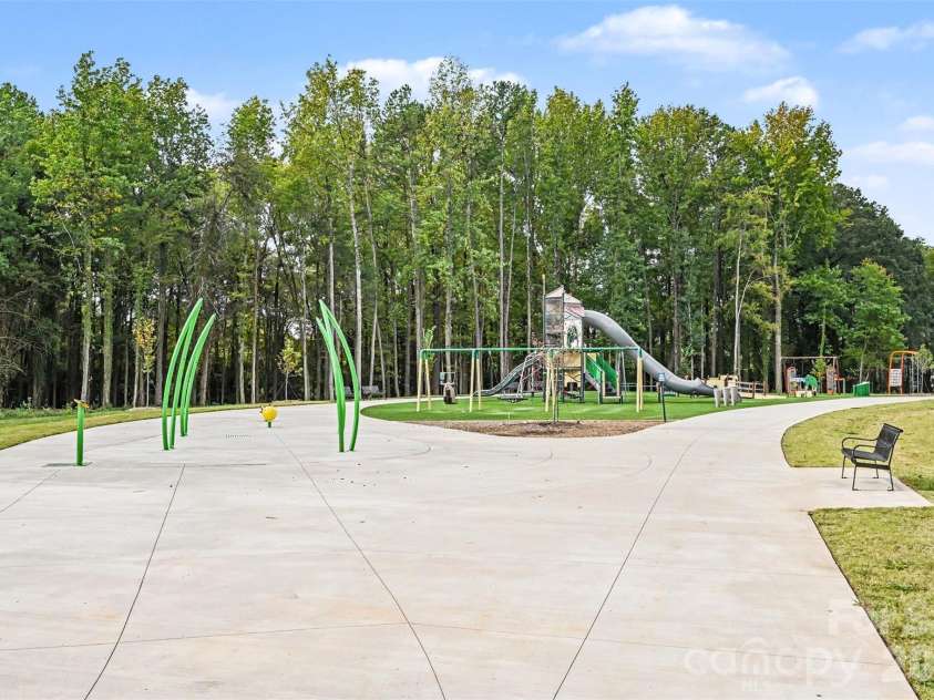 5621 Alanhurst Place, Charlotte, NC 28217.  MLS# CAR4424544, YatesRealty ID 58226. Archdale Park
