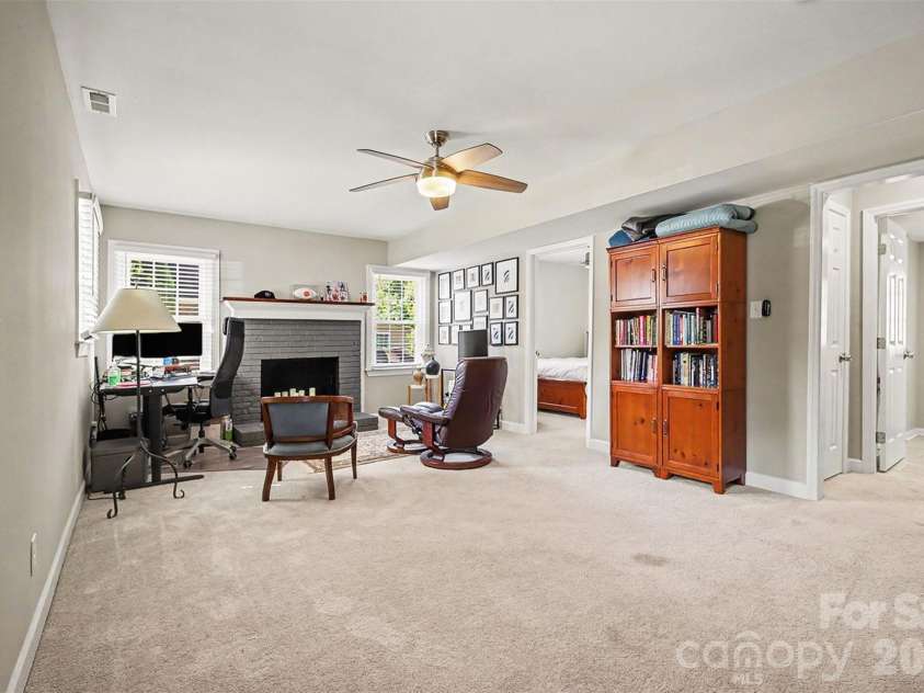 5621 Alanhurst Place, Charlotte, NC 28217.  MLS# CAR4424544, YatesRealty ID 58226. Den