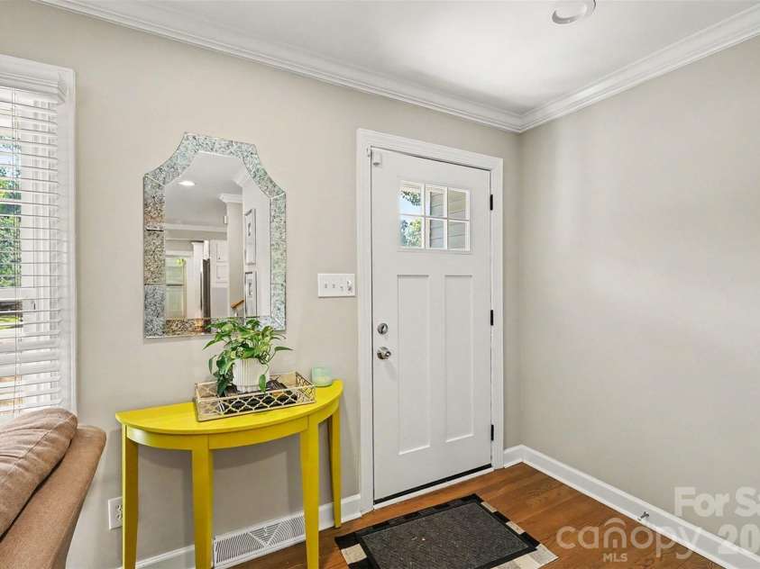 5621 Alanhurst Place, Charlotte, NC 28217.  MLS# CAR4424544, YatesRealty ID 58226. Front Entrance