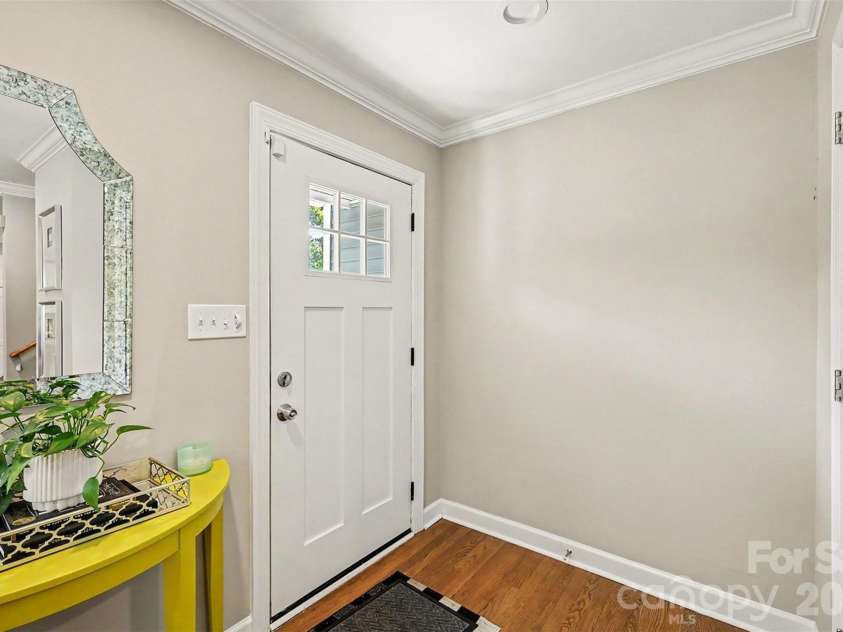5621 Alanhurst Place, Charlotte, NC 28217.  MLS# CAR4424544, YatesRealty ID 58226. Front Entrance