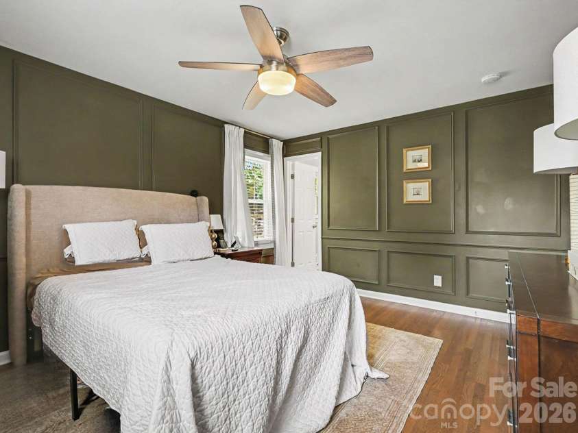 5621 Alanhurst Place, Charlotte, NC 28217.  MLS# CAR4424544, YatesRealty ID 58226. Primary Bedroom