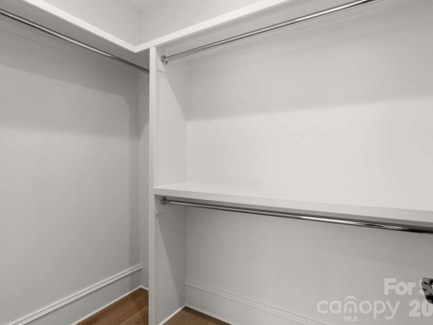542 Lansdowne Road, Charlotte, NC 28270.  MLS# CAR4425418, YatesRealty ID 58228. 