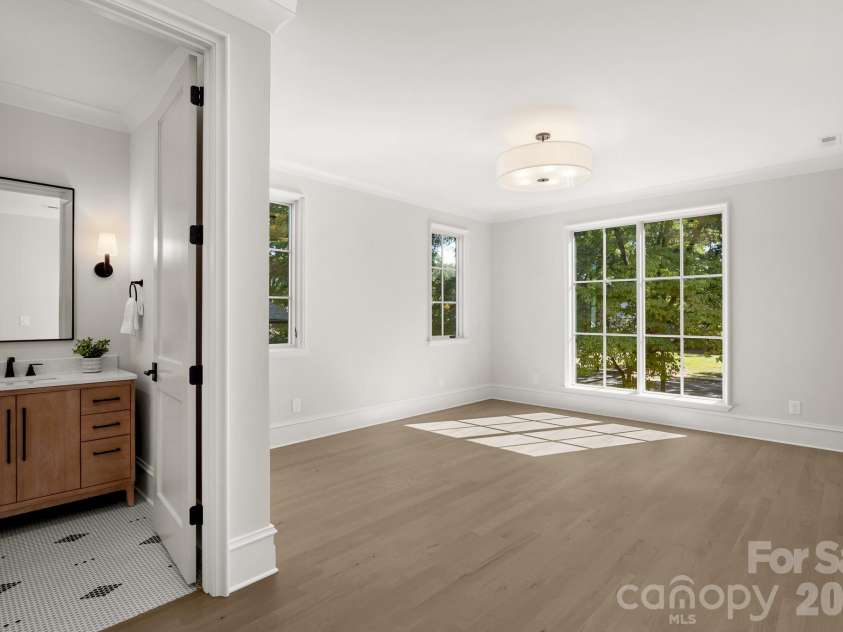 542 Lansdowne Road, Charlotte, NC 28270.  MLS# CAR4425418, YatesRealty ID 58228. 