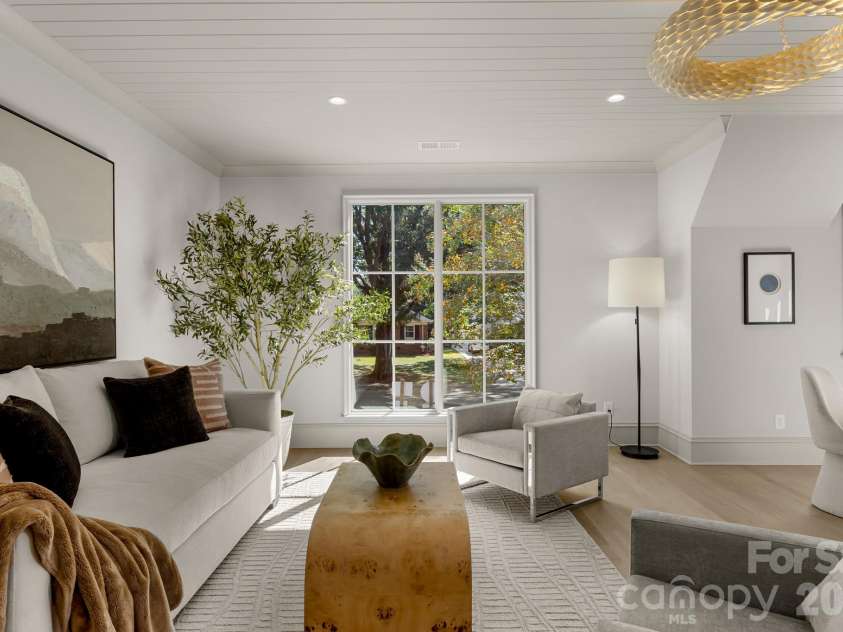 542 Lansdowne Road, Charlotte, NC 28270.  MLS# CAR4425418, YatesRealty ID 58228. 