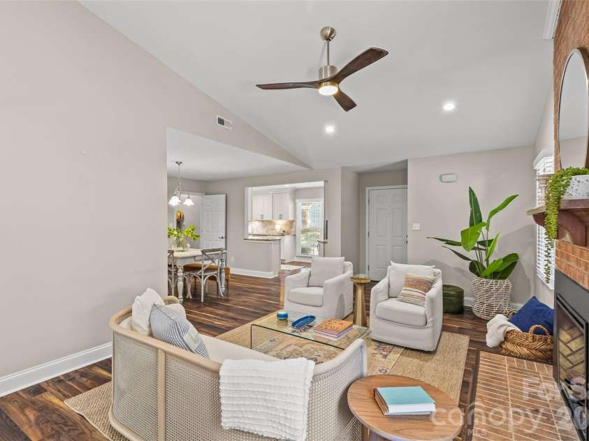 2434 Dryden Lane, Charlotte, NC 28210.  MLS# CAR4429545, YatesRealty ID 58229. 