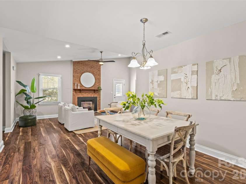 2434 Dryden Lane, Charlotte, NC 28210.  MLS# CAR4429545, YatesRealty ID 58229. 