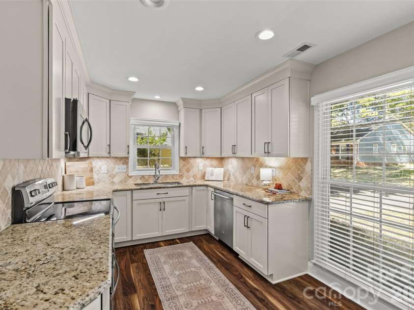 2434 Dryden Lane, Charlotte, NC 28210.  MLS# CAR4429545, YatesRealty ID 58229. 