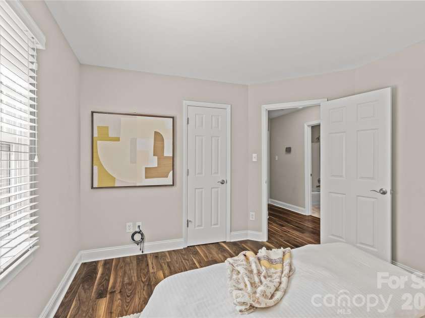 2434 Dryden Lane, Charlotte, NC 28210.  MLS# CAR4429545, YatesRealty ID 58229. 