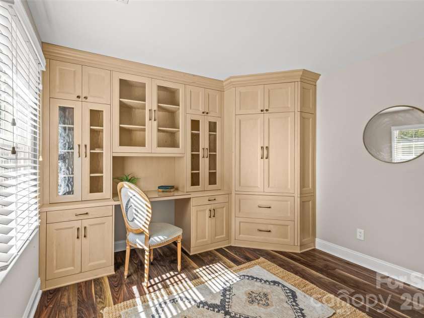 2434 Dryden Lane, Charlotte, NC 28210.  MLS# CAR4429545, YatesRealty ID 58229. 