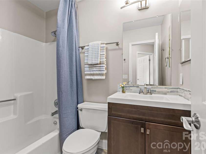 2434 Dryden Lane, Charlotte, NC 28210.  MLS# CAR4429545, YatesRealty ID 58229. 