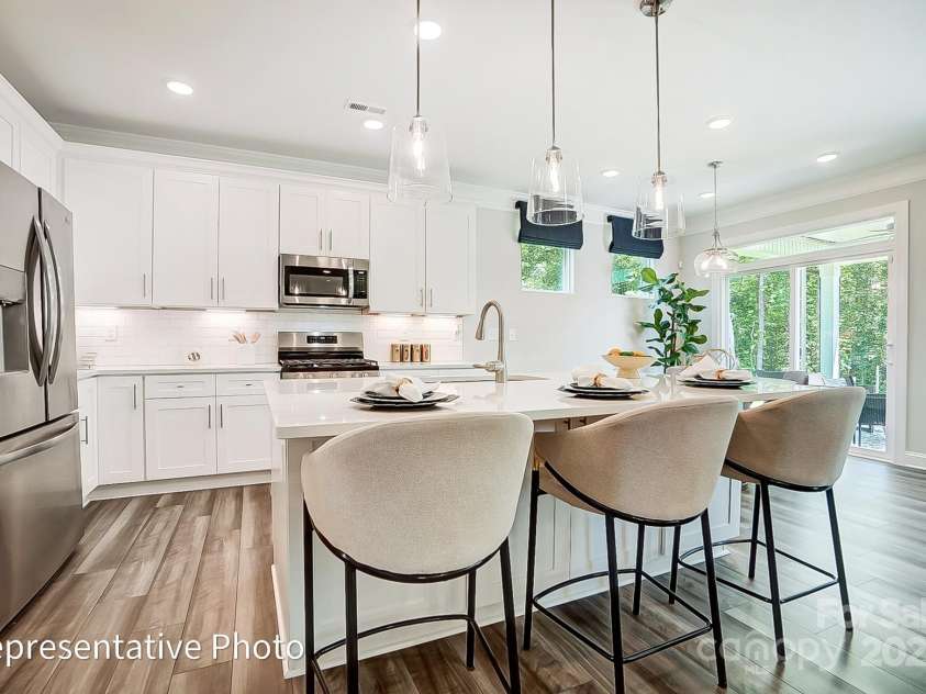8611 Frank Grier Road, Charlotte, NC 28215.  MLS# CAR4280571, YatesRealty ID 5823. 