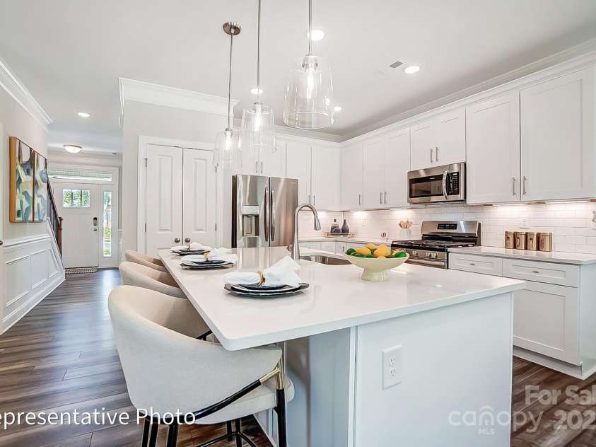 8611 Frank Grier Road, Charlotte, NC 28215.  MLS# CAR4280571, YatesRealty ID 5823. 