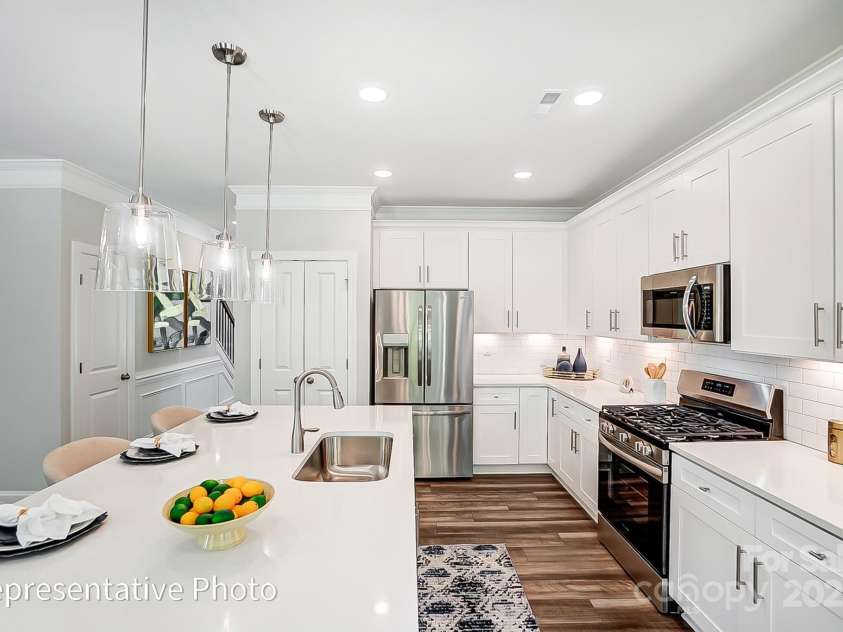 8611 Frank Grier Road, Charlotte, NC 28215.  MLS# CAR4280571, YatesRealty ID 5823. 