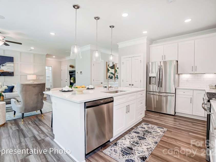 8611 Frank Grier Road, Charlotte, NC 28215.  MLS# CAR4280571, YatesRealty ID 5823. 