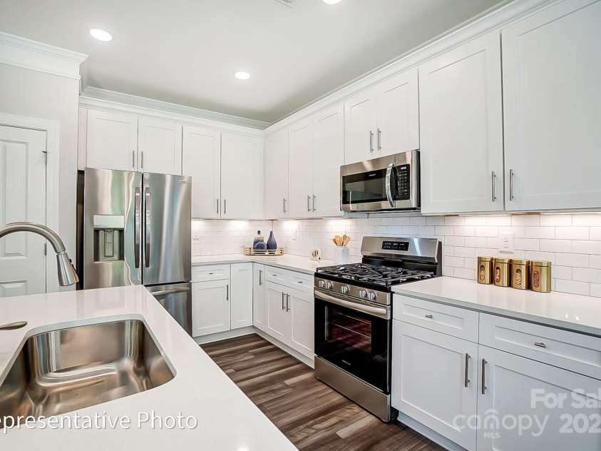 8611 Frank Grier Road, Charlotte, NC 28215.  MLS# CAR4280571, YatesRealty ID 5823. 