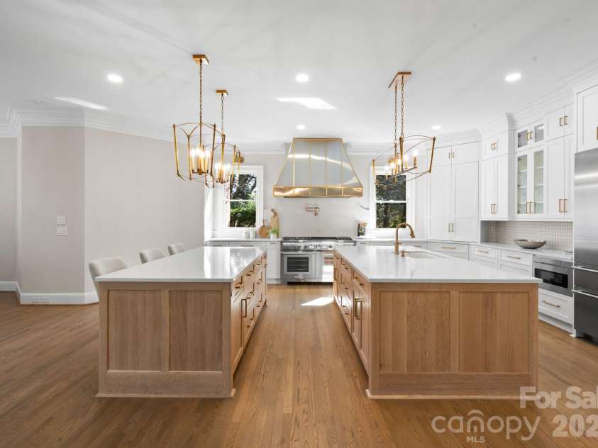 8721 Lake Challis Lane, Charlotte, NC 28226.  MLS# CAR4339803, YatesRealty ID 5823. Kitchen 