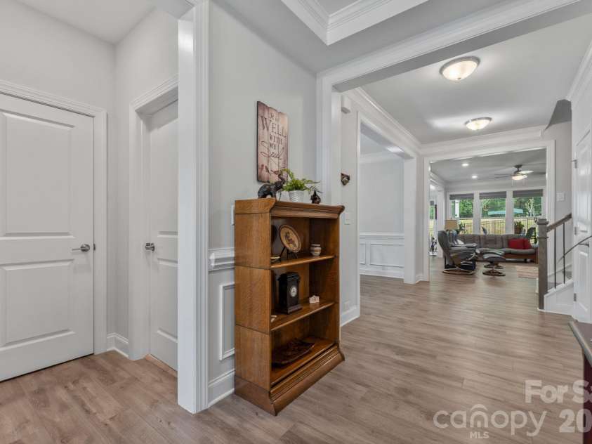 124 Prestwick Way, Mooresville, NC 28115.  MLS# CAR4430605, YatesRealty ID 58231. 