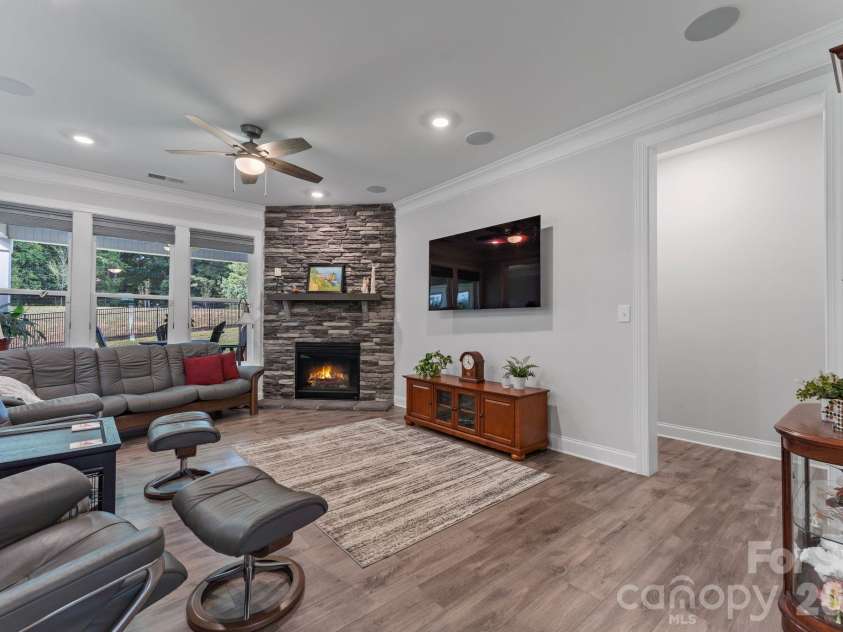 124 Prestwick Way, Mooresville, NC 28115.  MLS# CAR4430605, YatesRealty ID 58231. 