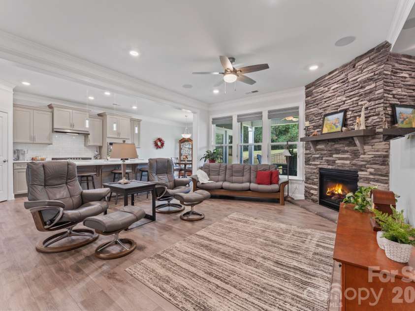 124 Prestwick Way, Mooresville, NC 28115.  MLS# CAR4430605, YatesRealty ID 58231. 