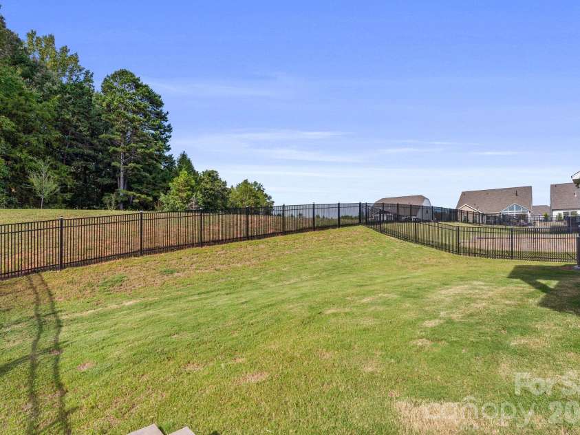 124 Prestwick Way, Mooresville, NC 28115.  MLS# CAR4430605, YatesRealty ID 58231. 