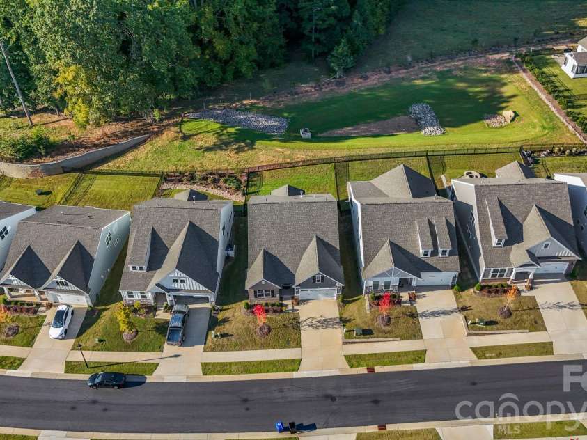 124 Prestwick Way, Mooresville, NC 28115.  MLS# CAR4430605, YatesRealty ID 58231. 
