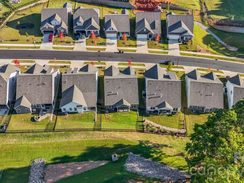124 Prestwick Way, Mooresville, NC 28115.  MLS# CAR4430605, YatesRealty ID 58231. 